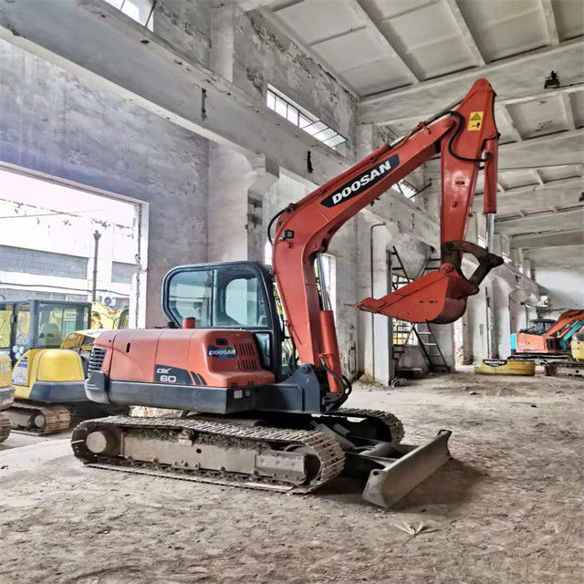 Ready for work and experienced used Korea imported 6 ton Doosan DX 55 in a good condition