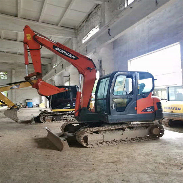Ready for work and experienced used Korea imported 6 ton Doosan DX 55 in a good condition