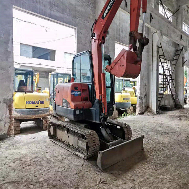 Ready for work and experienced used Korea imported 6 ton Doosan DX 55 in a good condition