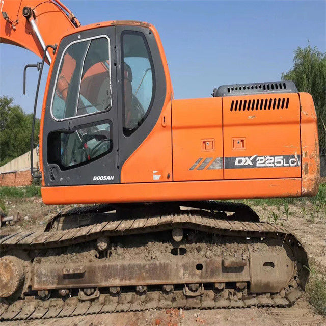 22 ton ready for work and experienced used Korea imported Doosan DX 225 LC in a good condition