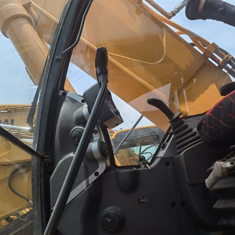 30 Ton Ready For Work And Experienced Used Korea Imported Hyundai DH305LC-9