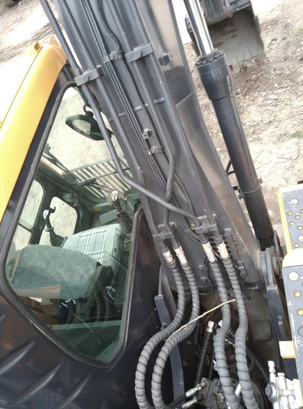 Sweden Imported High Quality Volvo EC140DL Crawler Excavator Machine Used Almost New 100% Ready