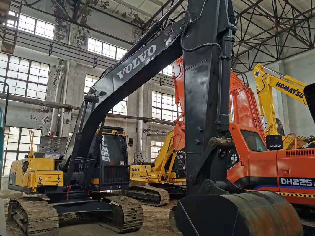 Sweden imported high quality Volvo EC200DL crawler excavator machine used almost new 100%ready