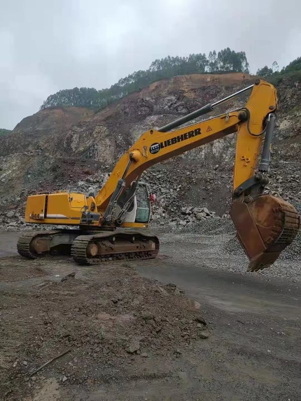 Used Liebherr R944 Ready For Work And Experienced German Imported In A Good Condition