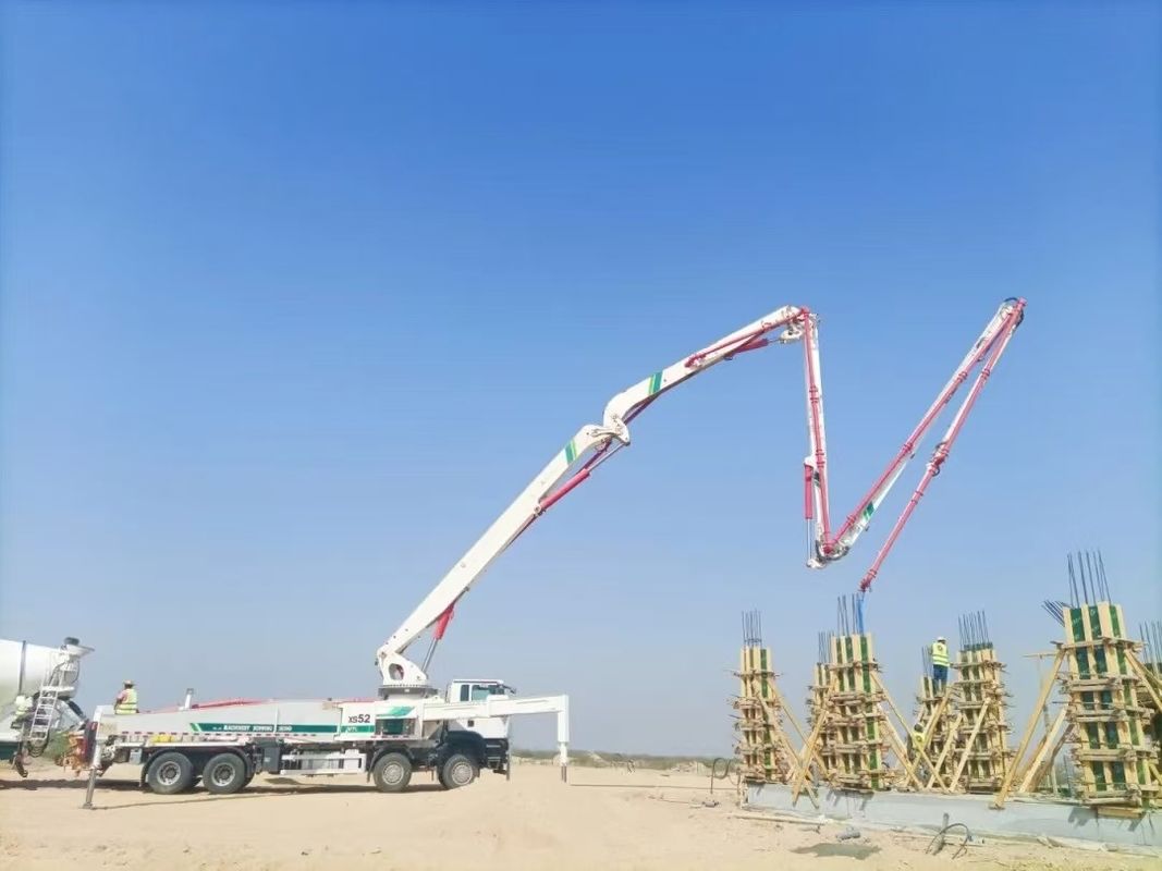 6×4 Or 8×4 Drive Ready To Work XCMG. HB37A 37 M Concrete Pump Truck For Concrete Delivery And Pouring