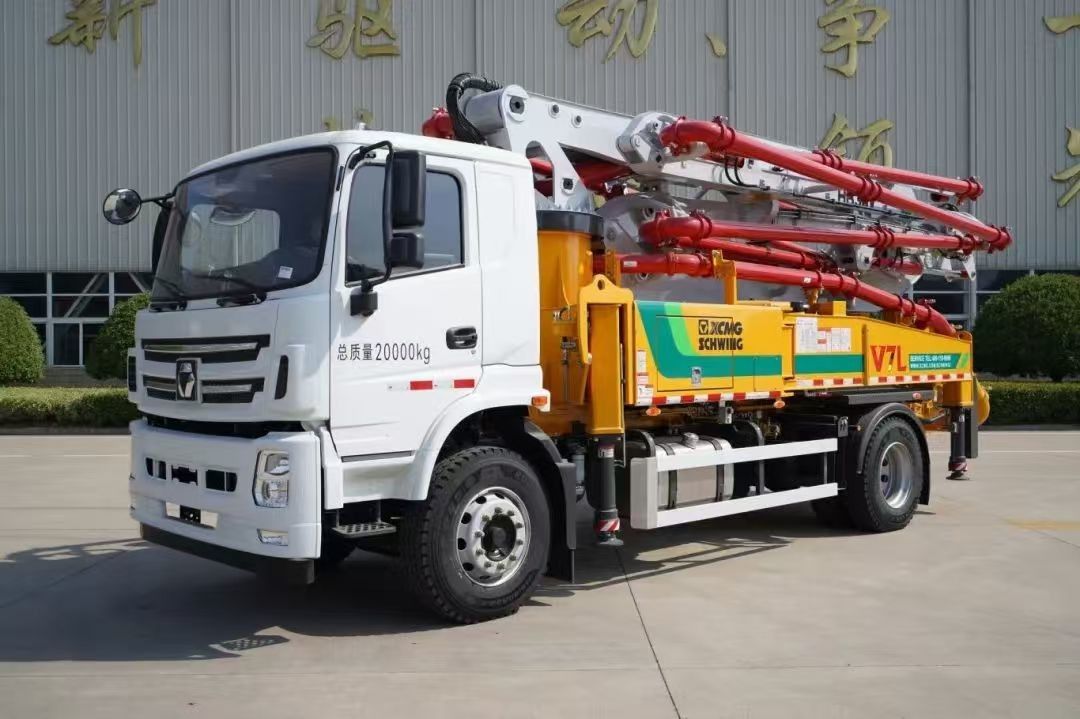 6×4 Or 8×4 Drive Ready To Work XCMG. HB37A 37 M Concrete Pump Truck For Concrete Delivery And Pouring