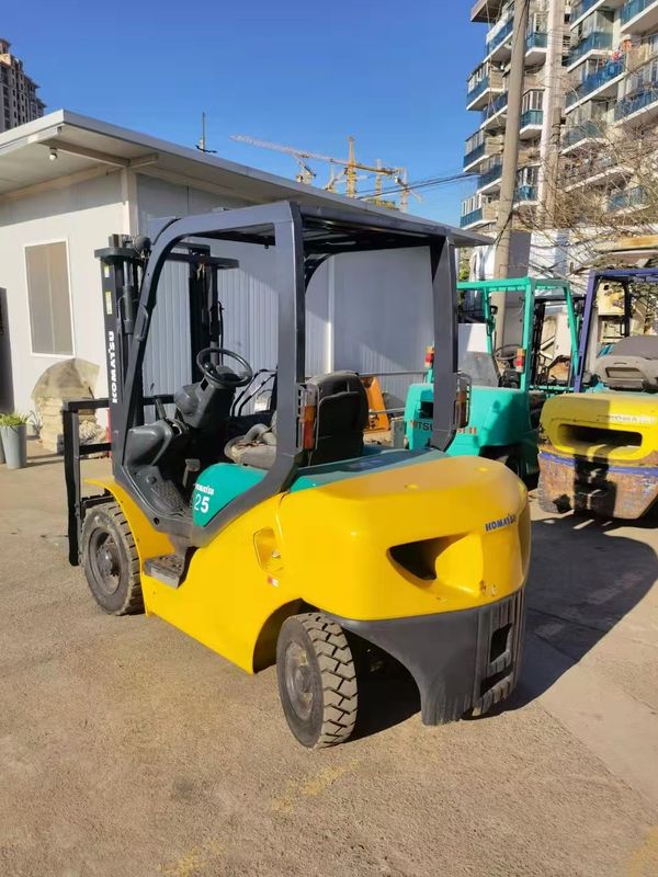 Japan Used Compact Electric Forklift Komatsu 2.5 Ton Forklift Engine Power