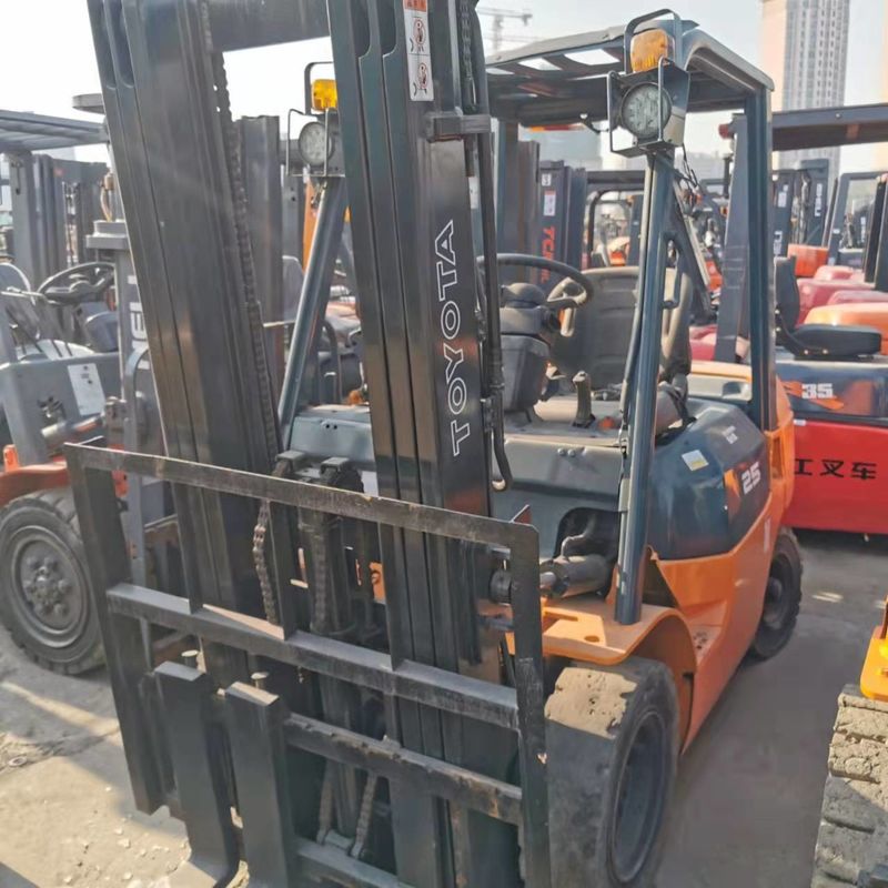Japan Used Compact Electric Forklift TOYOTA 2.5 Ton Forklift Engine Power