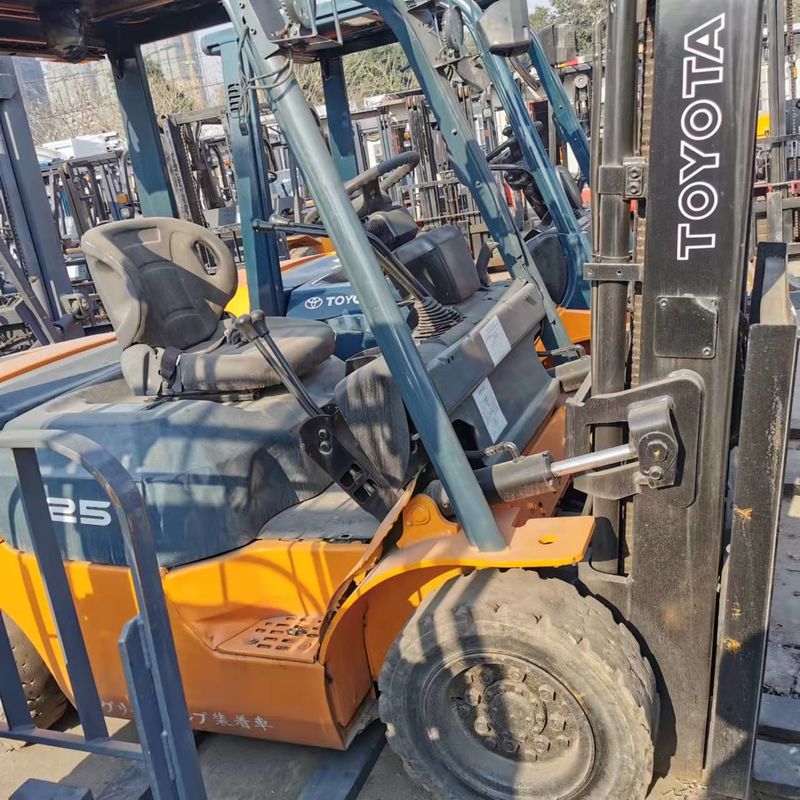 Japan Used Compact Electric Forklift TOYOTA 2.5 Ton Forklift Engine Power
