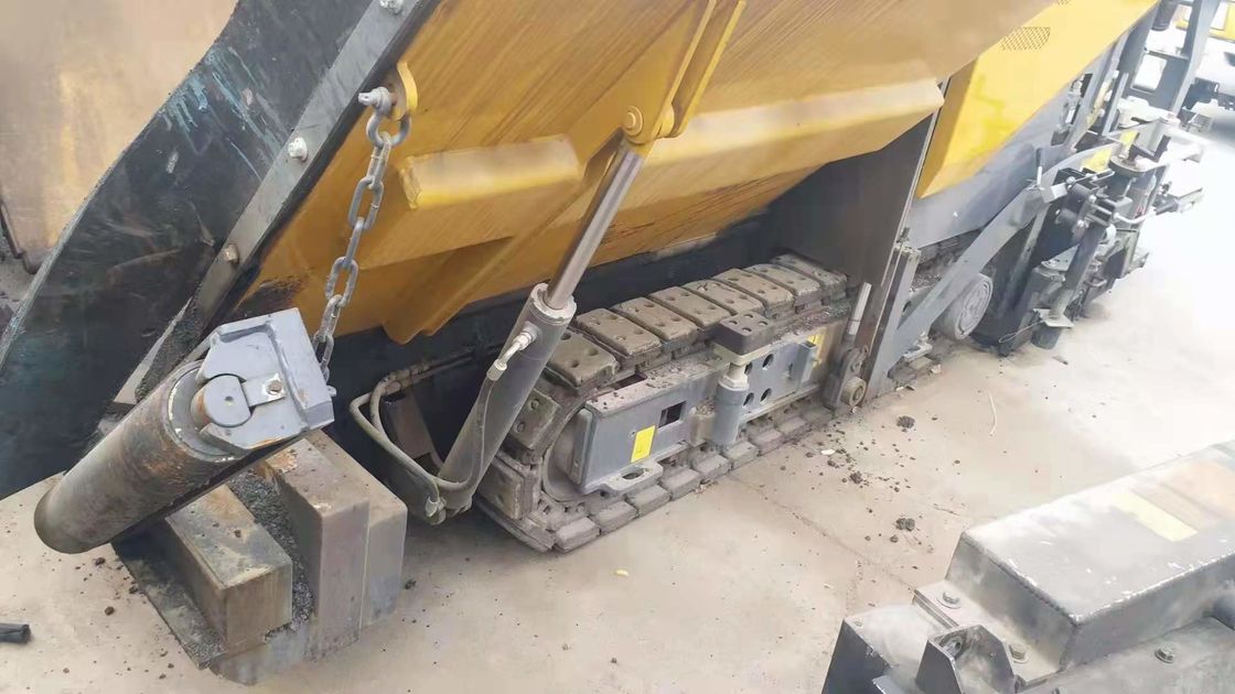 Small Crawler-type Asphalt Paver XCMG RP355 Original For Small-scale Engineering Projects