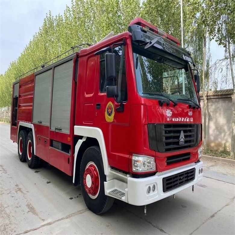 Good Condition Red Diesel Fuel Type Howo Fire Fighting Truck 16cbm Manual Transmission