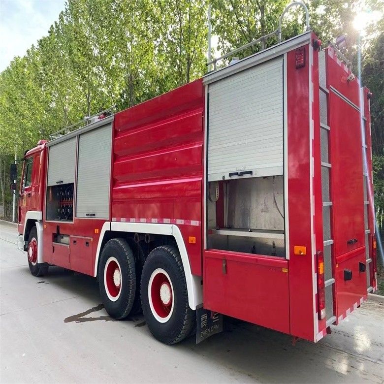 Good Condition Red Diesel Fuel Type Howo Fire Fighting Truck 16cbm Manual Transmission
