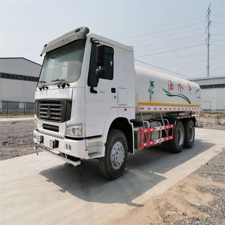 Sino Truck HOWO 6x4 Water Truck 12-16m Sprinkling Area 25000kg Gross Vehicle Weight