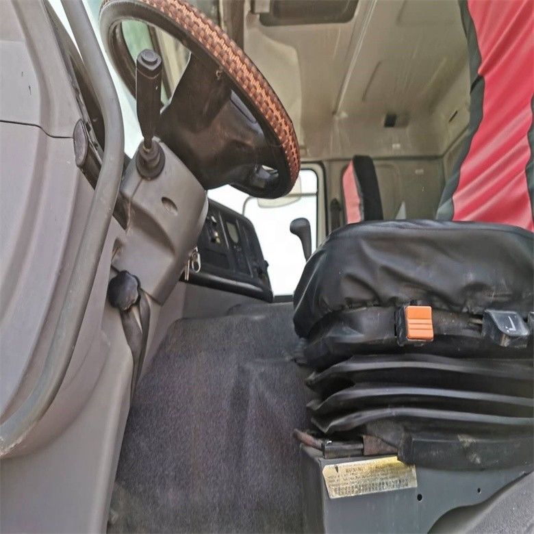 Sino Truck HOWO 6x4 Water Truck 12-16m Sprinkling Area 25000kg Gross Vehicle Weight