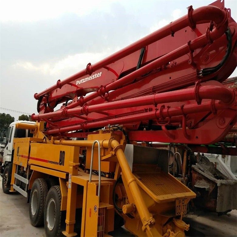 Yellow Used Chassis Putzmeister Concrete Pump Truck 37 Meters with 12M³/H Productivity