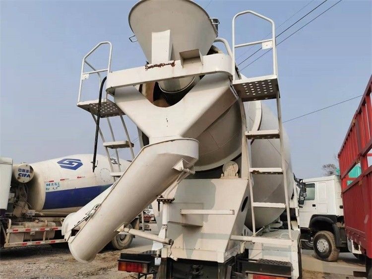 Second Hand Shacman F3000 Concrete Cement Mixer Truck With 20r/min Mixing Drum Speed