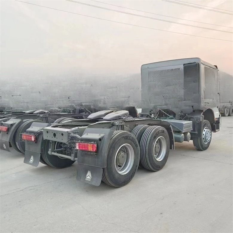 430 Clutch Model Sinotruk Trailer Tractor Truck Head Units For Heavy Truck Efficiency