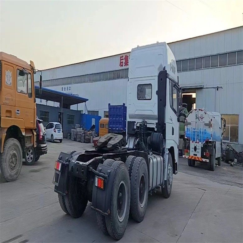 Second Hand Shacman 6 X 4 ADE X3000 With Normal Driver's Seat And Manual Transmission