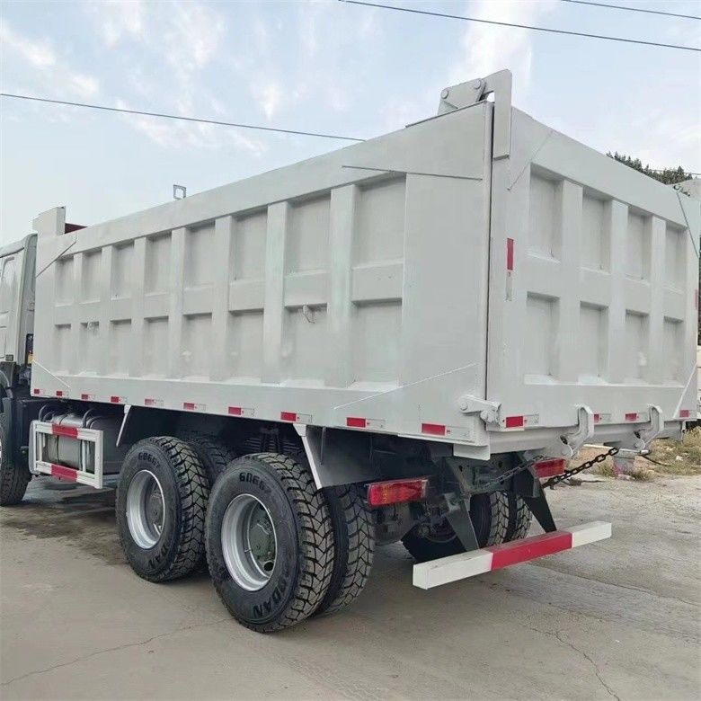 Multimedia System Equipped 6x4 Howo Dump Truck Sinotruck 371 LHD With And Left Steering