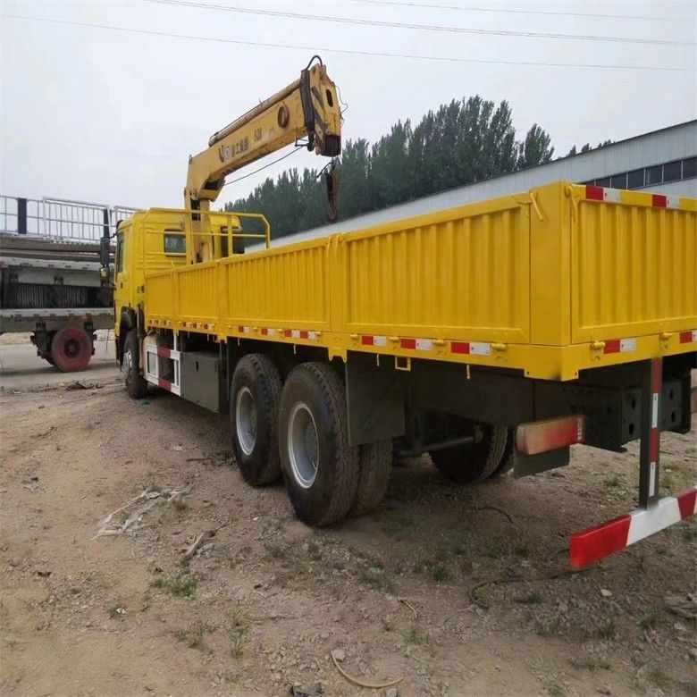 Sinotruk WD615 Engine Model 10 Ton Truck Mounted Crane with Original Hydraulic Cylinder