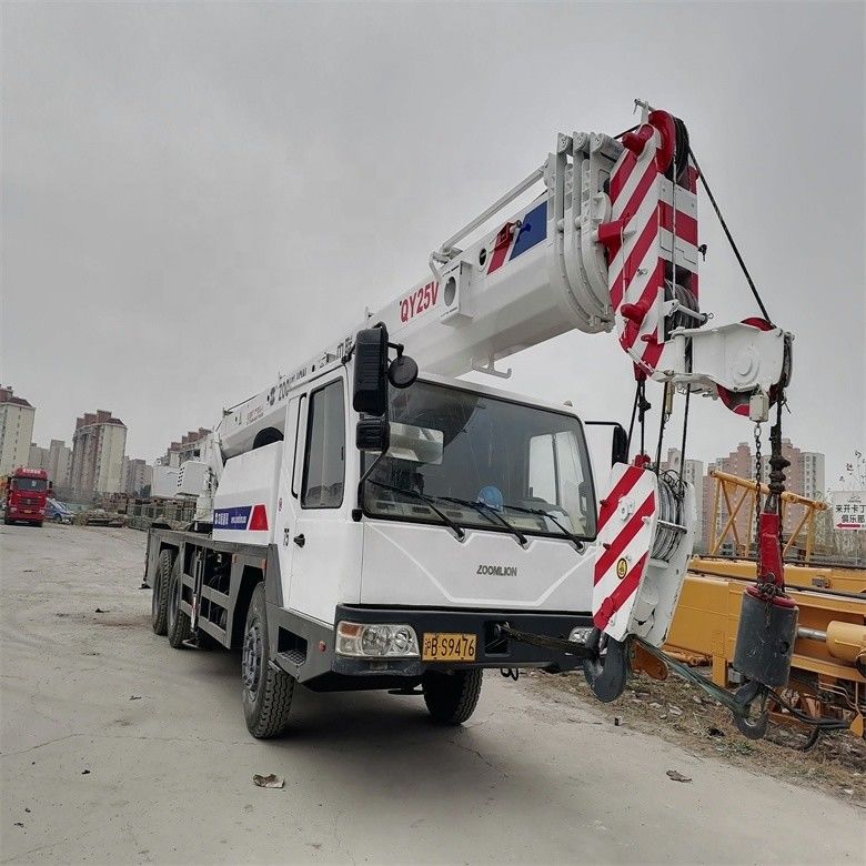 Used Zoomlion QY25V 20 Ton Wheeled Mobile Truck Crane with 3000-4000 Working Hours