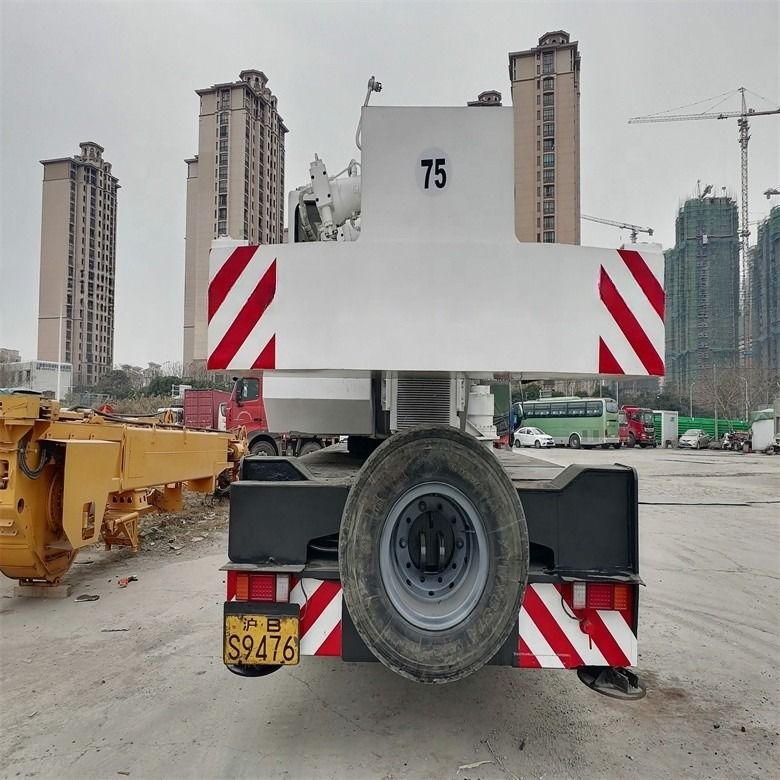 Zoomline QY25V 25 Ton Road Crane In Excellent Condition With 1900-2000 Working Hours