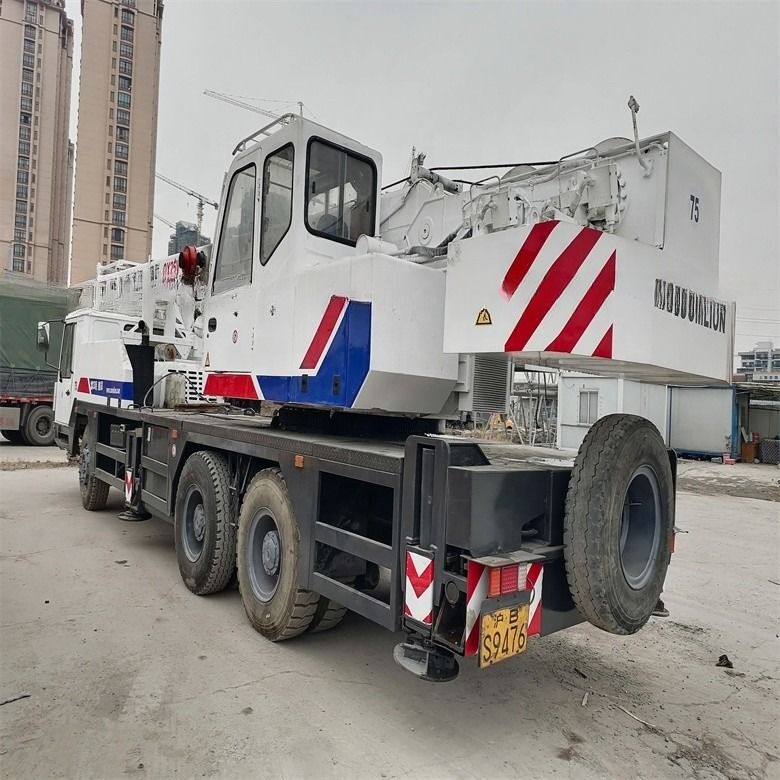 Zoomline QY25V 25 Ton Road Crane In Excellent Condition With 1900-2000 Working Hours