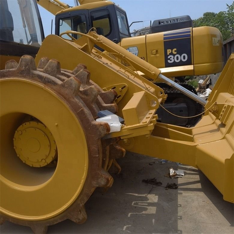 35 Ton Used Caterpillar Cat 826G Compactor in Excellent Condition Original Color Japan