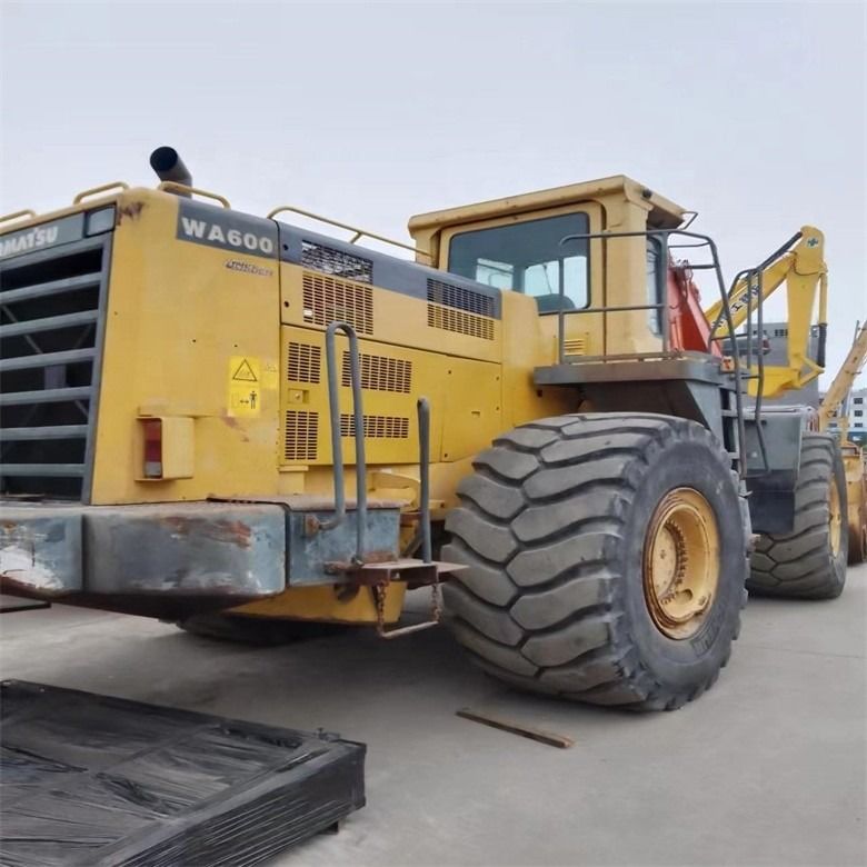 Low Working Hours WA600-6 Wheel Loader From Japan With Machine Weight Of 44000-44500 Kg