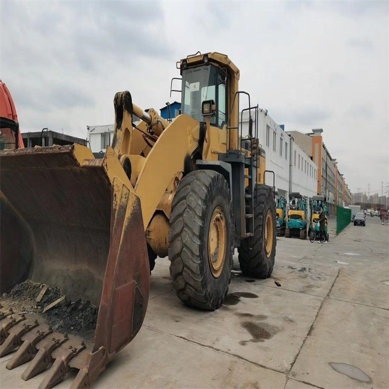 Low Working Hours WA600-6 Wheel Loader From Japan With Machine Weight Of 44000-44500 Kg
