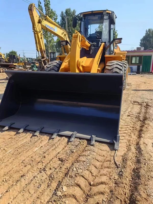 Liugong 856H 5 Ton Wheel Loader 6 Cylinders 1.8-5.6 m3 Bucket Capacity for 1 Year