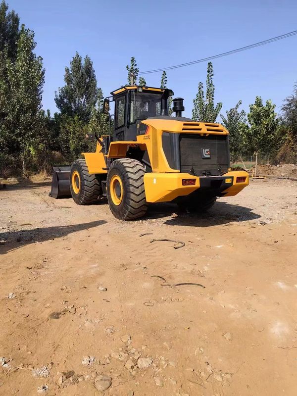 Liugong 856H 5 Ton Wheel Loader 6 Cylinders 1.8-5.6 m3 Bucket Capacity for 1 Year
