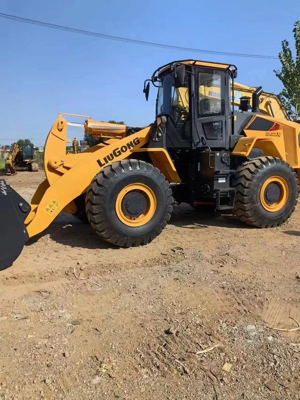 Liugong 856H 5 Ton Wheel Loader 6 Cylinders 1.8-5.6 m3 Bucket Capacity for 1 Year