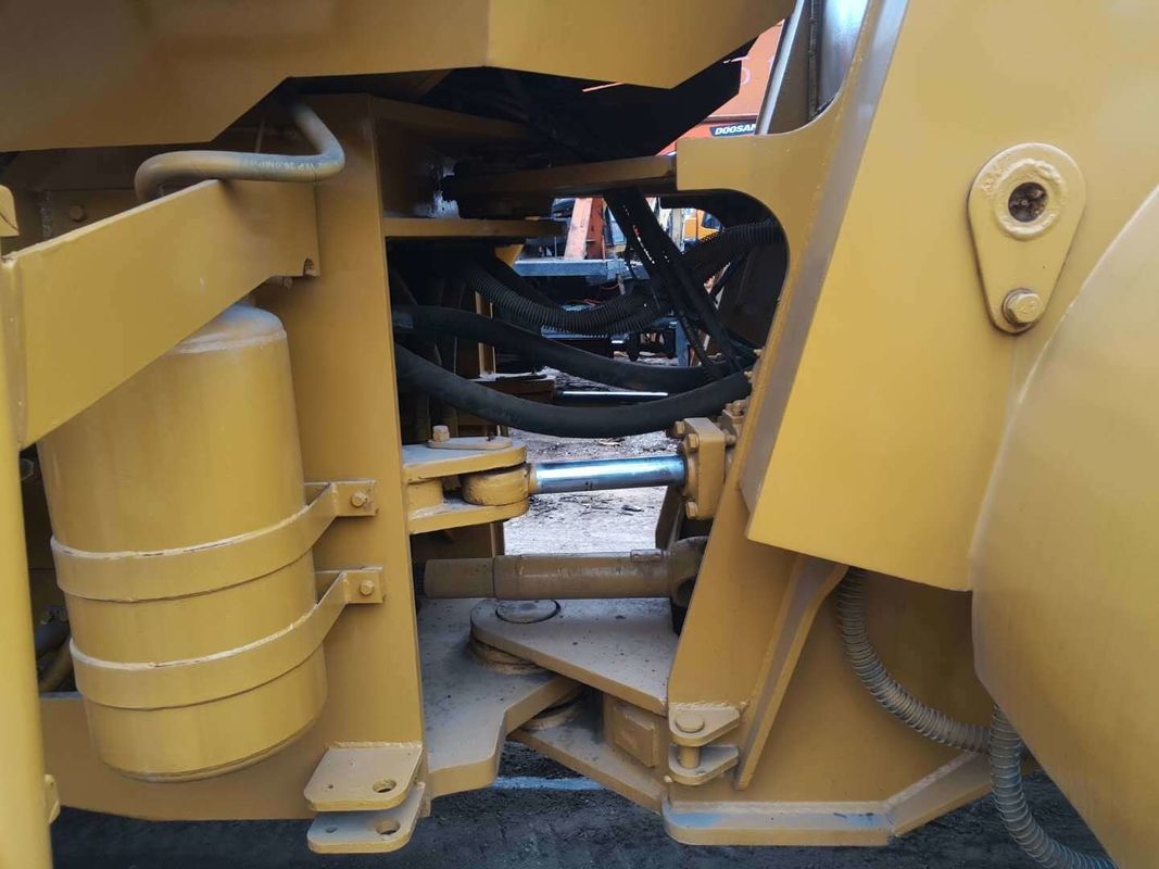 Affordable Used Cat 966G Wheel Loader With 5.5 M3 Bucket And Caterpillar Engine