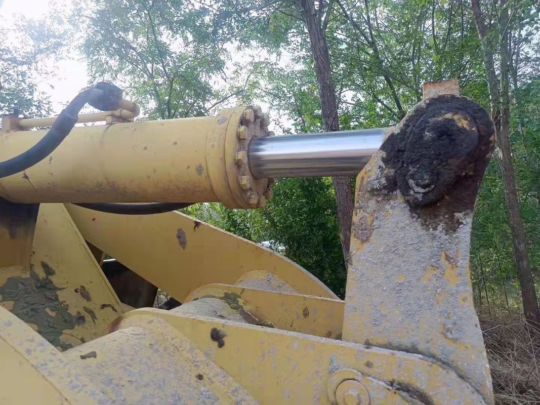 SEM 630B Track Type LGP Bulldozer Loader With Single Shank Ripper Heavy-Duty Tough Terrain