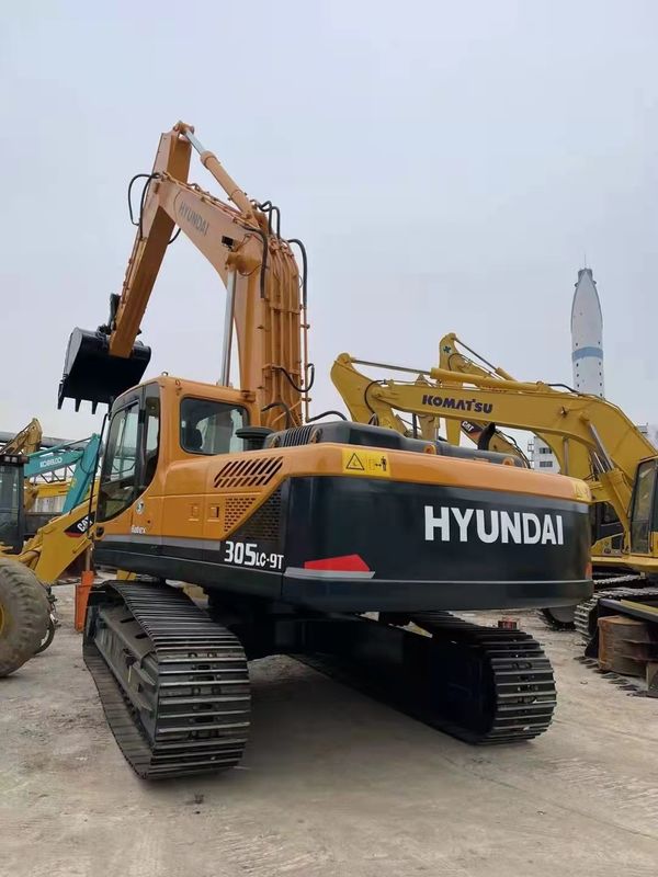 30 ton Ready for work and experienced used Korea imported Hyundai 305 in a good condition