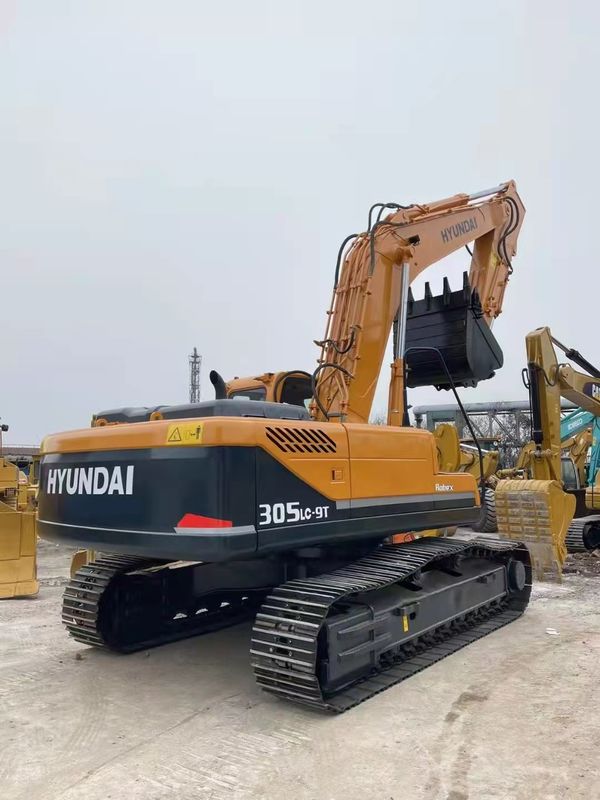 30 ton Ready for work and experienced used Korea imported Hyundai 305 in a good condition