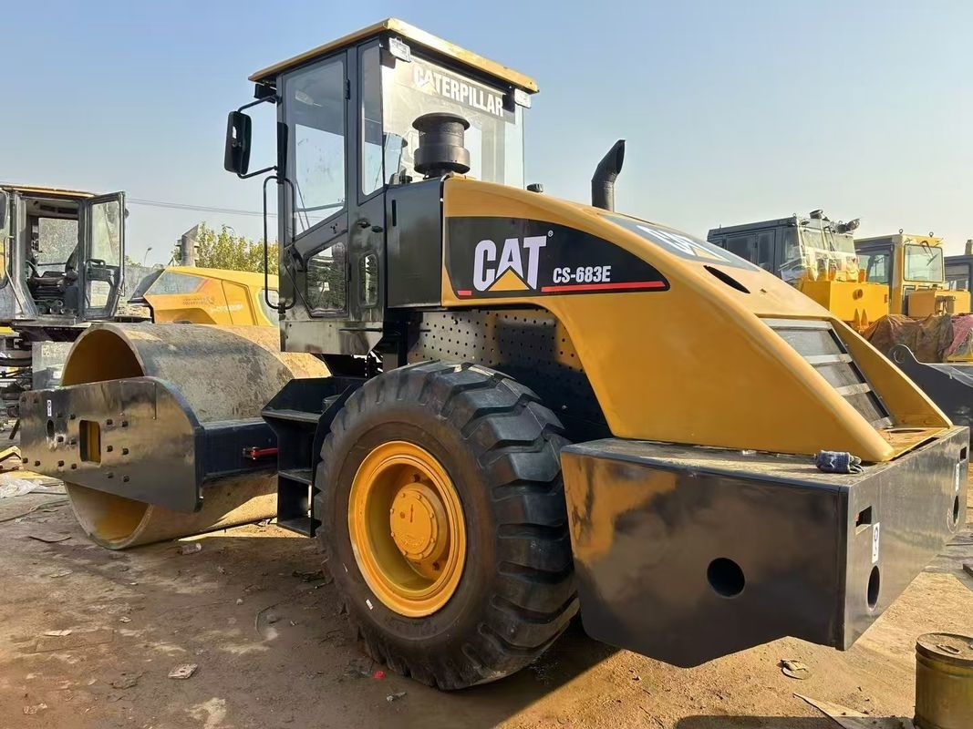Used CAT CS-683E Vibratory Roller Compactor  1.8 mm Amplitude 134 kW Engine Power