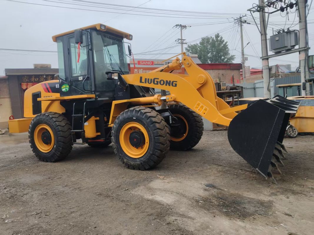 Used LIUGONG 835 Wheel Loader Reliable Second-Hand Loader 1.7 M3 Bucket Capacity