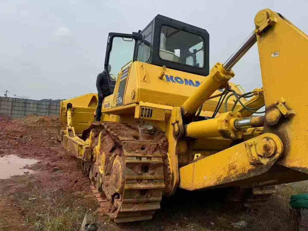 Used Komatsu D375A-5 Bulldozer for Sale | 68 Ton Crawler Dozer Exported from China